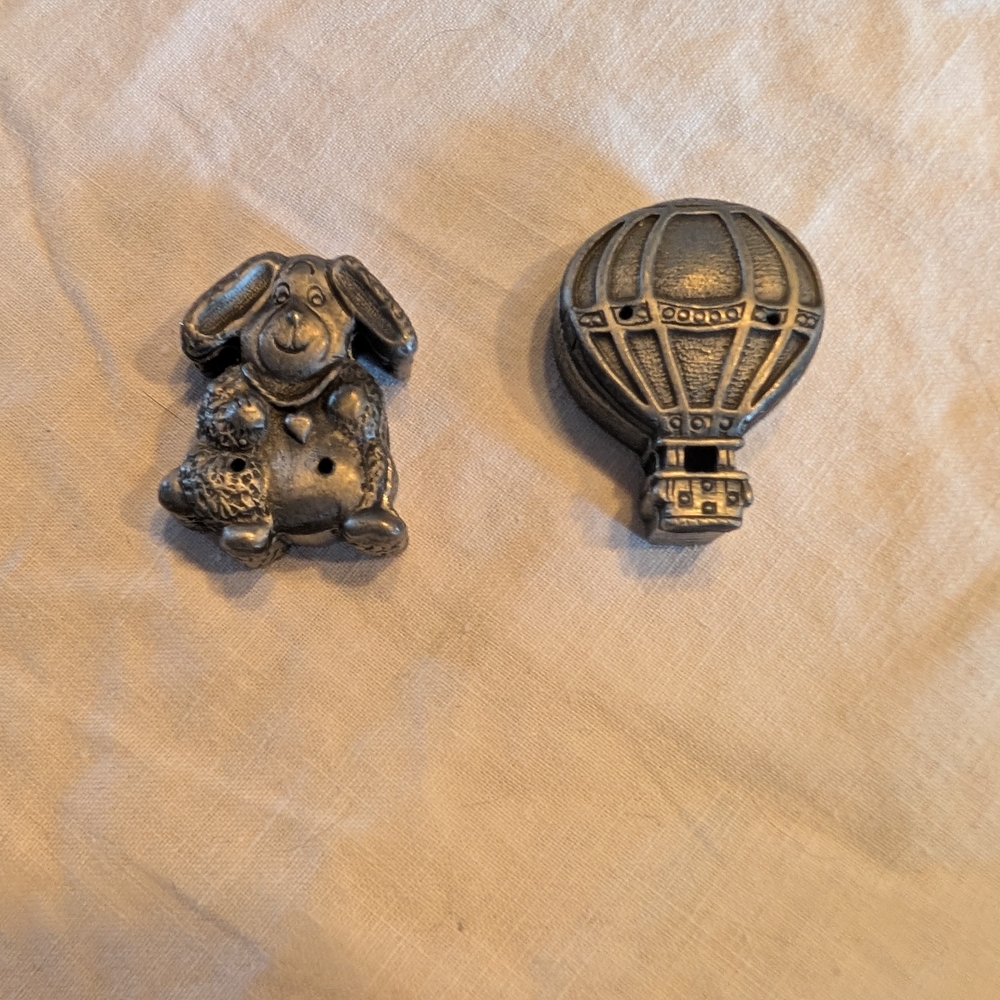 2/20$ Torino Trinket Box With Brooches And Necklace Set Bunny and Balloon